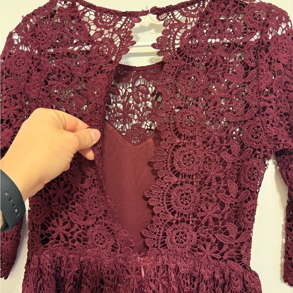 2/$30 L'ATISTE - Burgundy Lace Mini Dress 3/4 Sleeve Fit & Flare Size S - Picture 7 of 9